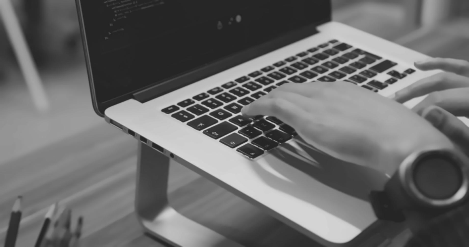 Sessione di lavoro su integrazione di strumenti AI in azienda